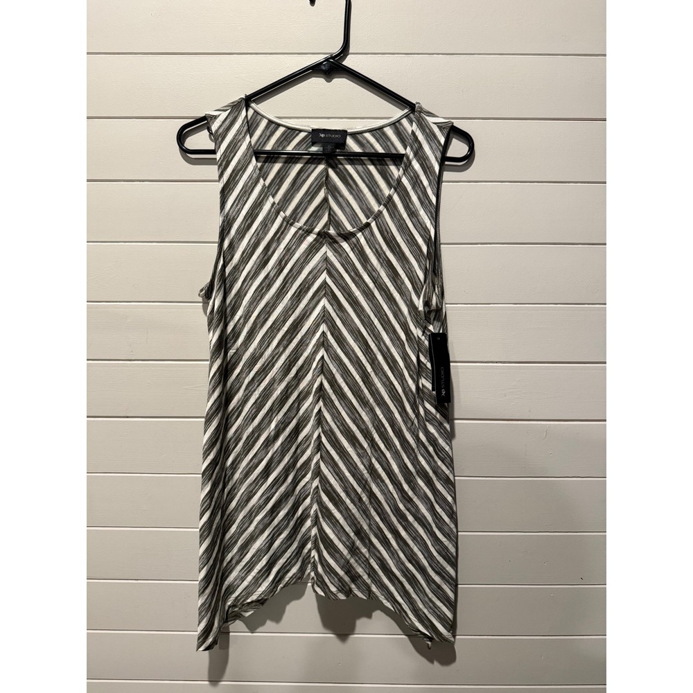 AB Studio Sharkbite Tank Top Women's XL‎ Olive Green Chevron Striped NWT Flowy
